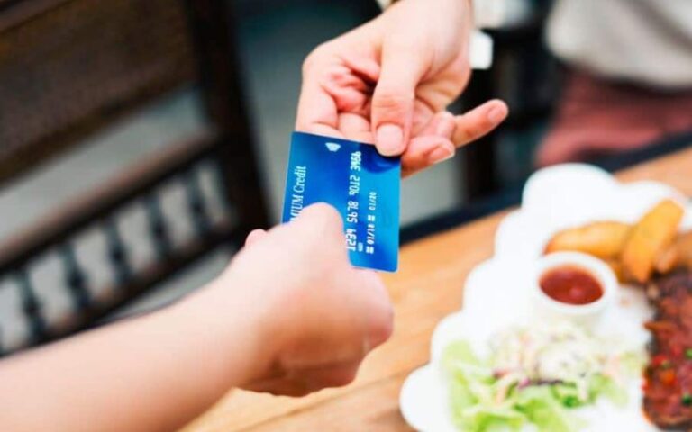 płacenie kartą za granicą